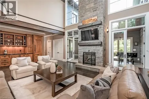 253 Rossmore Boulevard Burlington ON L7N 1R4
