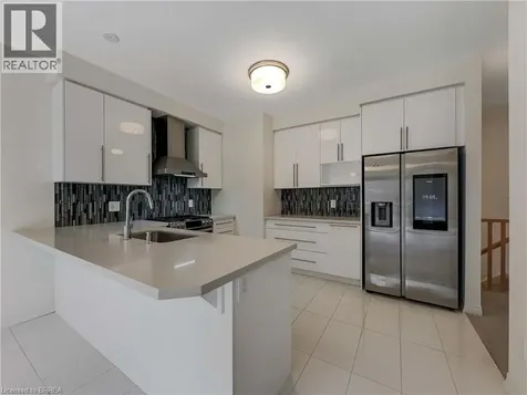 14 Brewis Street Paris ON N3L 3E3