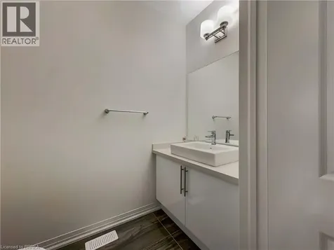 14 Brewis Street Paris ON N3L 3E3