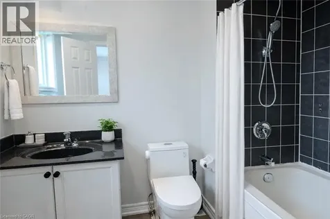 7 Hollinrake Avenue Brantford ON N3T 0A6