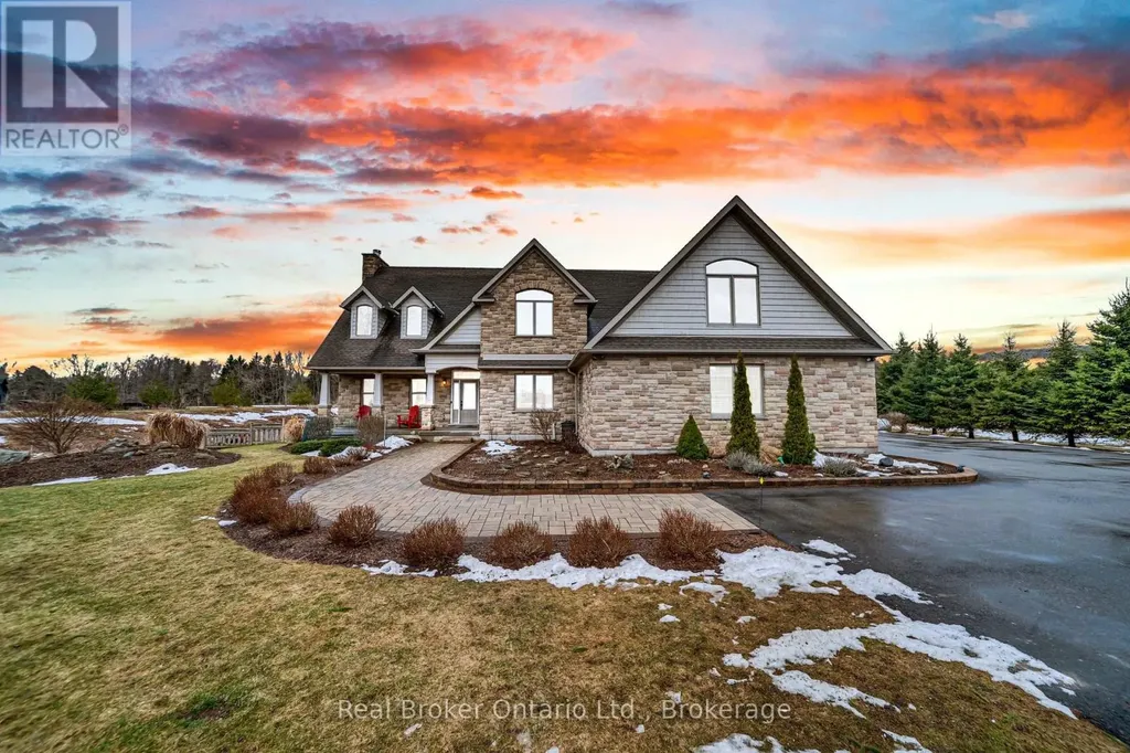 4760 Nassagaweya-puslinch Townline Puslinch ON N0B 2J0