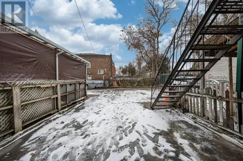 3212 Danforth Avenue Toronto (oakridge) ON M1L 1C1
