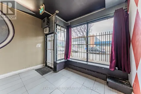 3212 Danforth Avenue Toronto (oakridge) ON M1L 1C1