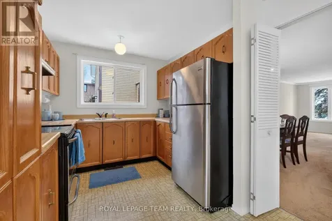 97 Huntsman Crescent Ottawa ON K2M 1H8
