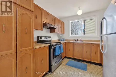 97 Huntsman Crescent Ottawa ON K2M 1H8