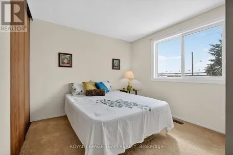 97 Huntsman Crescent Ottawa ON K2M 1H8