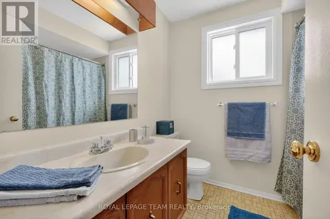 97 Huntsman Crescent Ottawa ON K2M 1H8