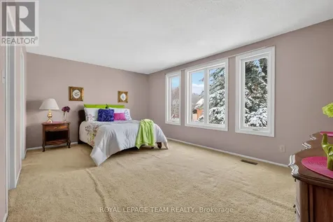 97 Huntsman Crescent Ottawa ON K2M 1H8