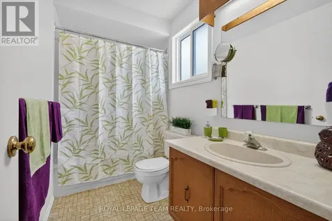 97 Huntsman Crescent Ottawa ON K2M 1H8