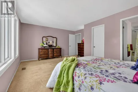 97 Huntsman Crescent Ottawa ON K2M 1H8