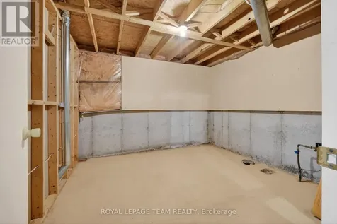 97 Huntsman Crescent Ottawa ON K2M 1H8