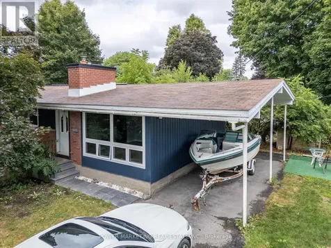 935 Goren Avenue Ottawa ON K1S 1N4