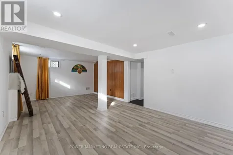 935 Goren Avenue Ottawa ON K1S 1N4