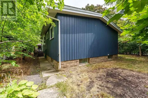 935 Goren Avenue Ottawa ON K1S 1N4