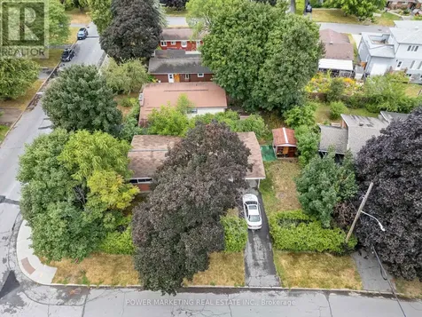 935 Goren Avenue Ottawa ON K1S 1N4