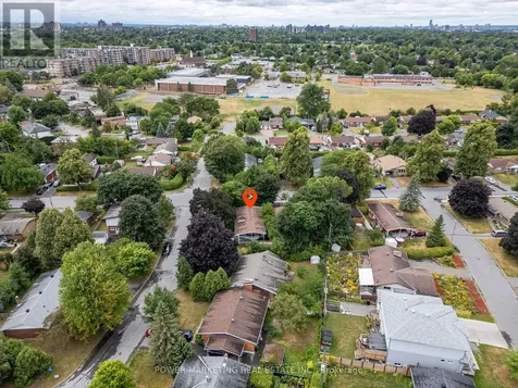 935 Goren Avenue Ottawa ON K1S 1N4