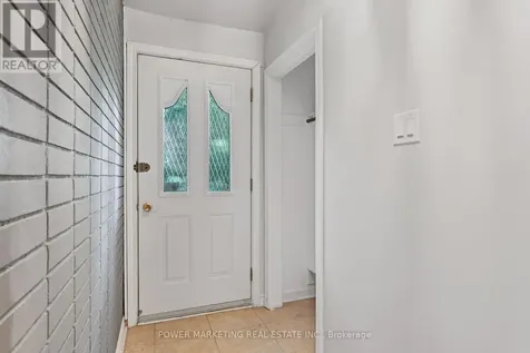 935 Goren Avenue Ottawa ON K1S 1N4