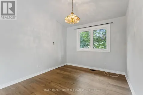 935 Goren Avenue Ottawa ON K1S 1N4
