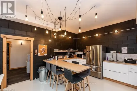 28 Princess Avenue St. Thomas ON N5R 3V4