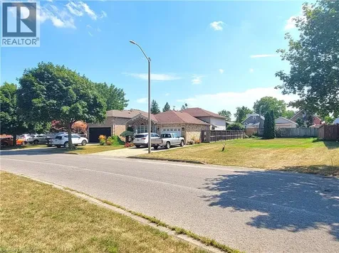 6554 Harper Drive Niagara Falls ON L2E 7K6