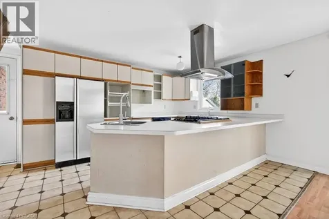 727 Brant Street Burlington ON L7R 2H6