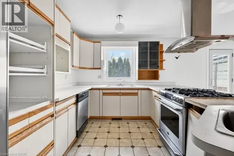 727 Brant Street Burlington ON L7R 2H6