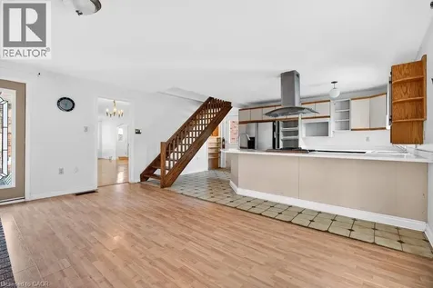 727 Brant Street Burlington ON L7R 2H6