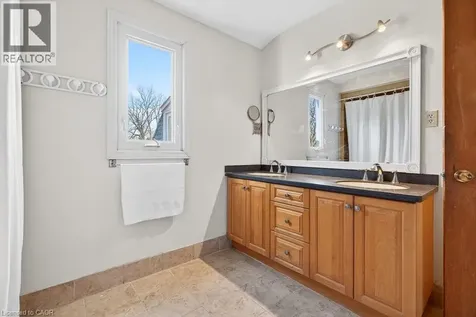 727 Brant Street Burlington ON L7R 2H6