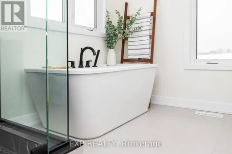 229 Trudeau Crescent Russell ON K4R 1E5