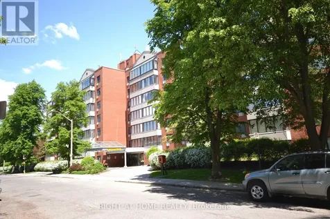 225 Alvin Road North Ottawa ON K1K 4H6