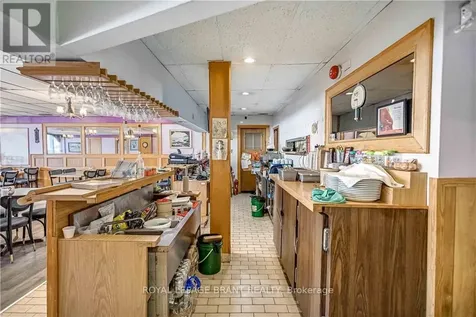 669 Colborne Street East Brantford ON N3S 3M8