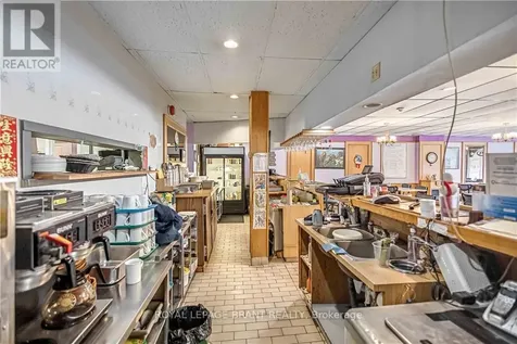 669 Colborne Street East Brantford ON N3S 3M8