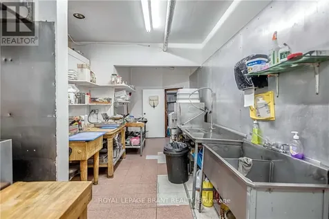 669 Colborne Street East Brantford ON N3S 3M8