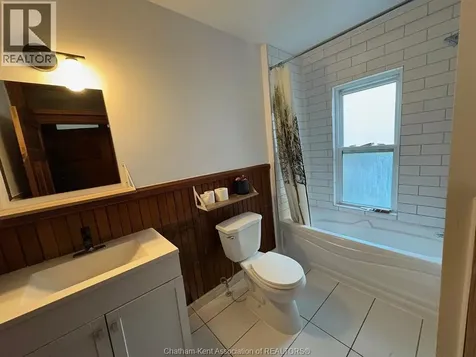 27 & 31 Wade Street Chatham ON N7M 3T6