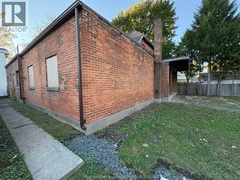 27 & 31 Wade Street Chatham ON N7M 3T6