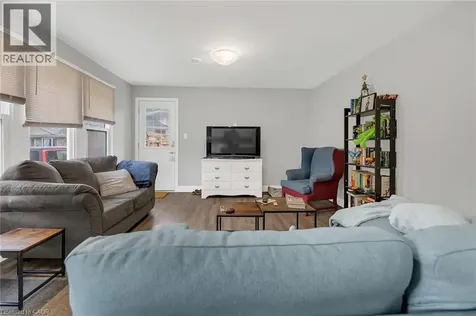 407 Castlegrove Place London ON N6G 1L1