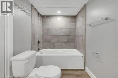 407 Castlegrove Place London ON N6G 1L1