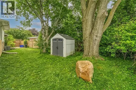 407 Castlegrove Place London ON N6G 1L1
