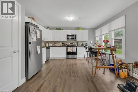 407 Castlegrove Place London ON N6G 1L1