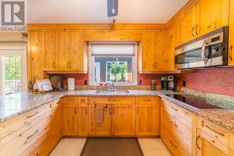 164 Winnipeg Avenue Minaki ON P0X 1J0