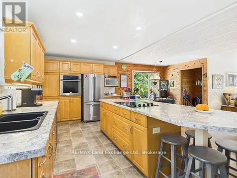 213 Huron Road Huron-kinloss ON N2Z 2X3