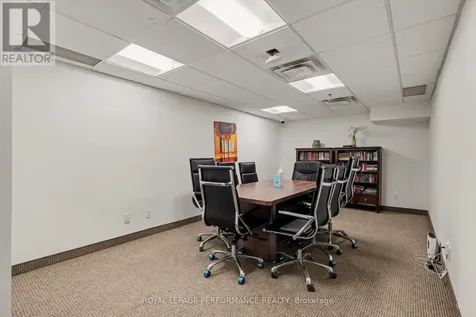 242 Rideau Street Ottawa ON K1N 0B7