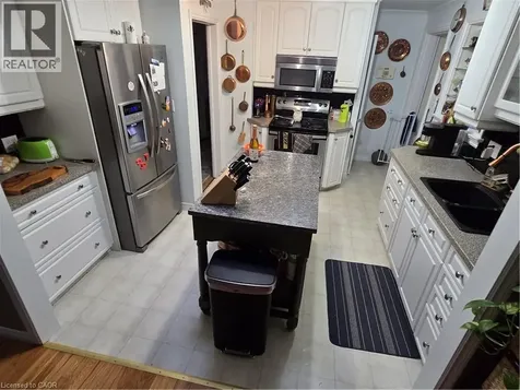 27 Hepburn Avenue St. Thomas ON N5R 4J4