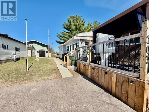 103 Pinehurst Estates Petawawa ON K8H 2H2