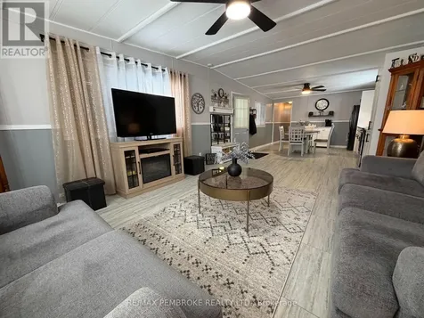 103 Pinehurst Estates Petawawa ON K8H 2H2