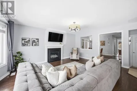 2206 Watercolours Way Ottawa ON K2J 5J8