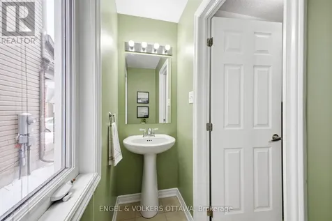 2206 Watercolours Way Ottawa ON K2J 5J8
