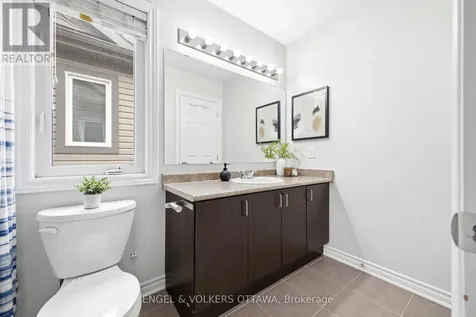 2206 Watercolours Way Ottawa ON K2J 5J8
