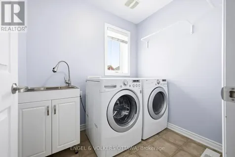 2206 Watercolours Way Ottawa ON K2J 5J8