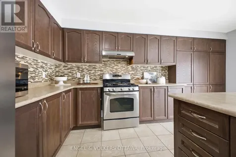 2206 Watercolours Way Ottawa ON K2J 5J8